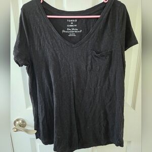 Torrid Women's Black Classic Fit V-Neck Top Pocket Tee 00 plus Size